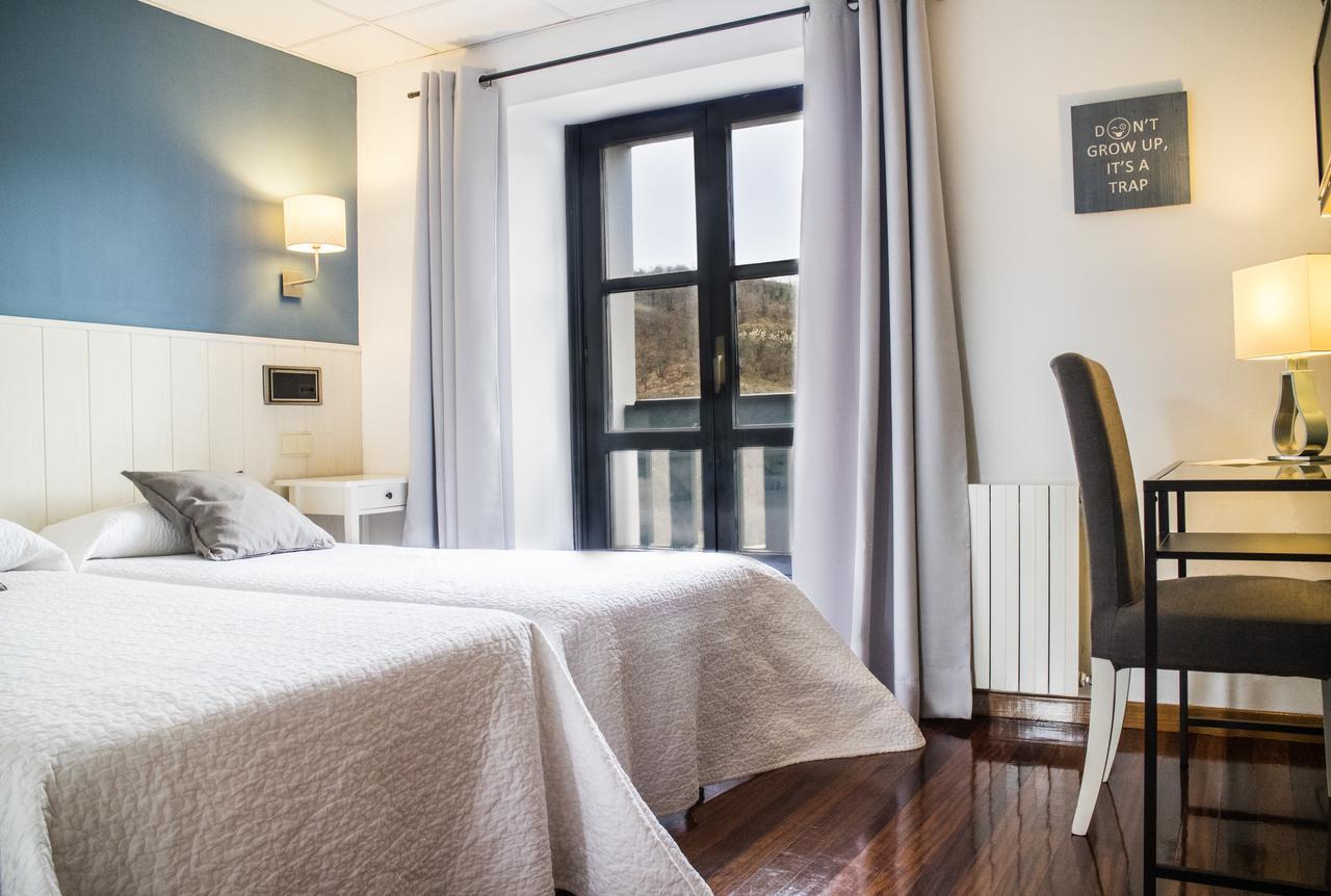 Hotel Montanas De Covadonga Onís Eksteriør billede